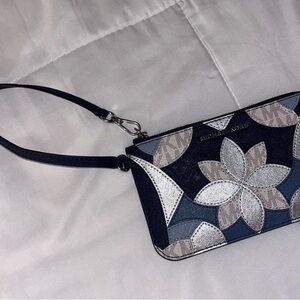 NWT Navy and Silver Michael Kors Wallet